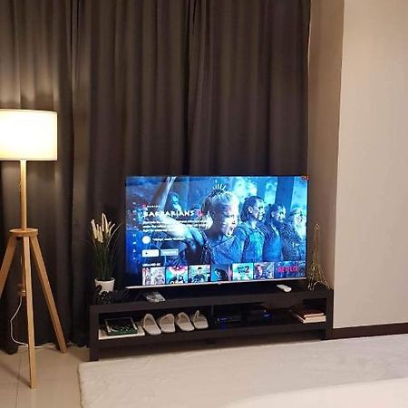 101 Newport Blvd C2 4F By Rechelle Nunag Pasay Exterior foto