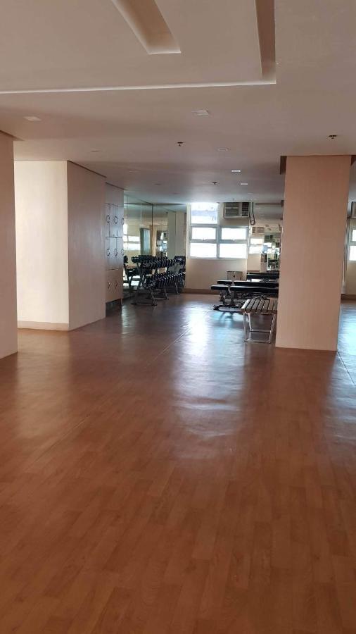 101 Newport Blvd C2 4F By Rechelle Nunag Pasay Exterior foto